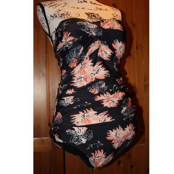 Hilor One Piece Swimsuit NWT Size 10 Missing Neck Strap. - Picture 1 of 11